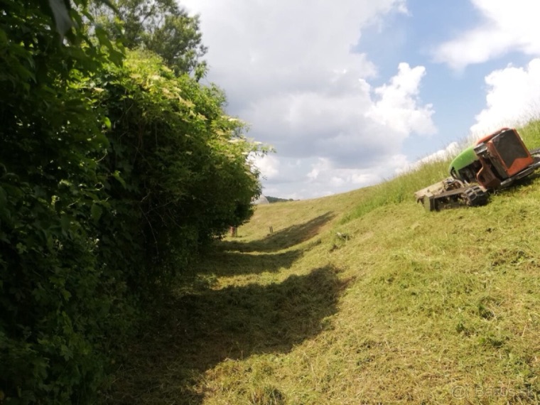 GreenClimber kosí dlhý svah